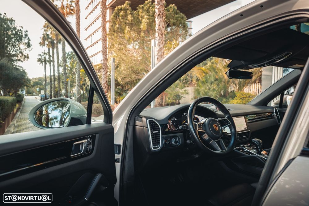 Porsche Cayenne Coupé E-Hybrid Platinum Edition - 25