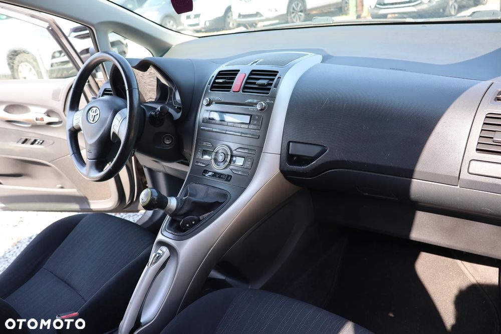 Toyota Auris 1.6 VVT-i Premium - 10