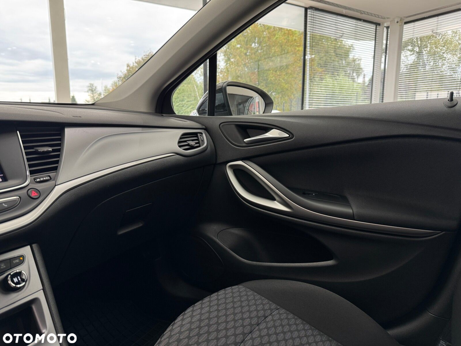 Opel Astra VI 1.2 T Edition S&S - 26