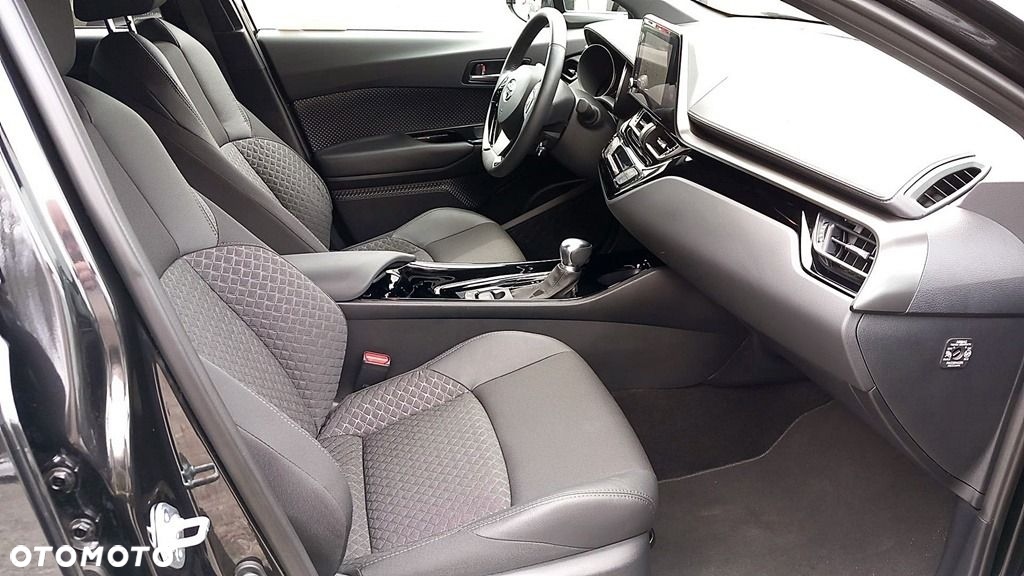 Toyota C-HR - 6