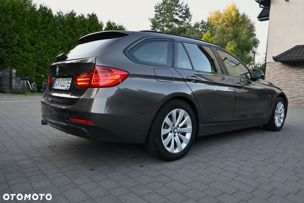 BMW Seria 3 320d Sport-Aut Luxury Line - 6
