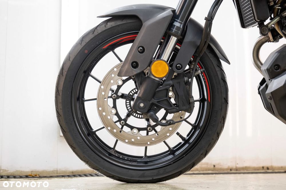 Yamaha MT - 32