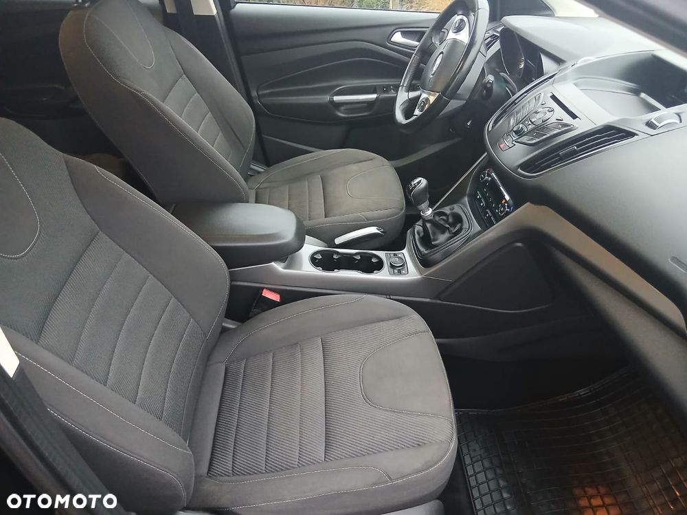 Ford Kuga 1.5 EcoBoost 2x4 Titanium - 12