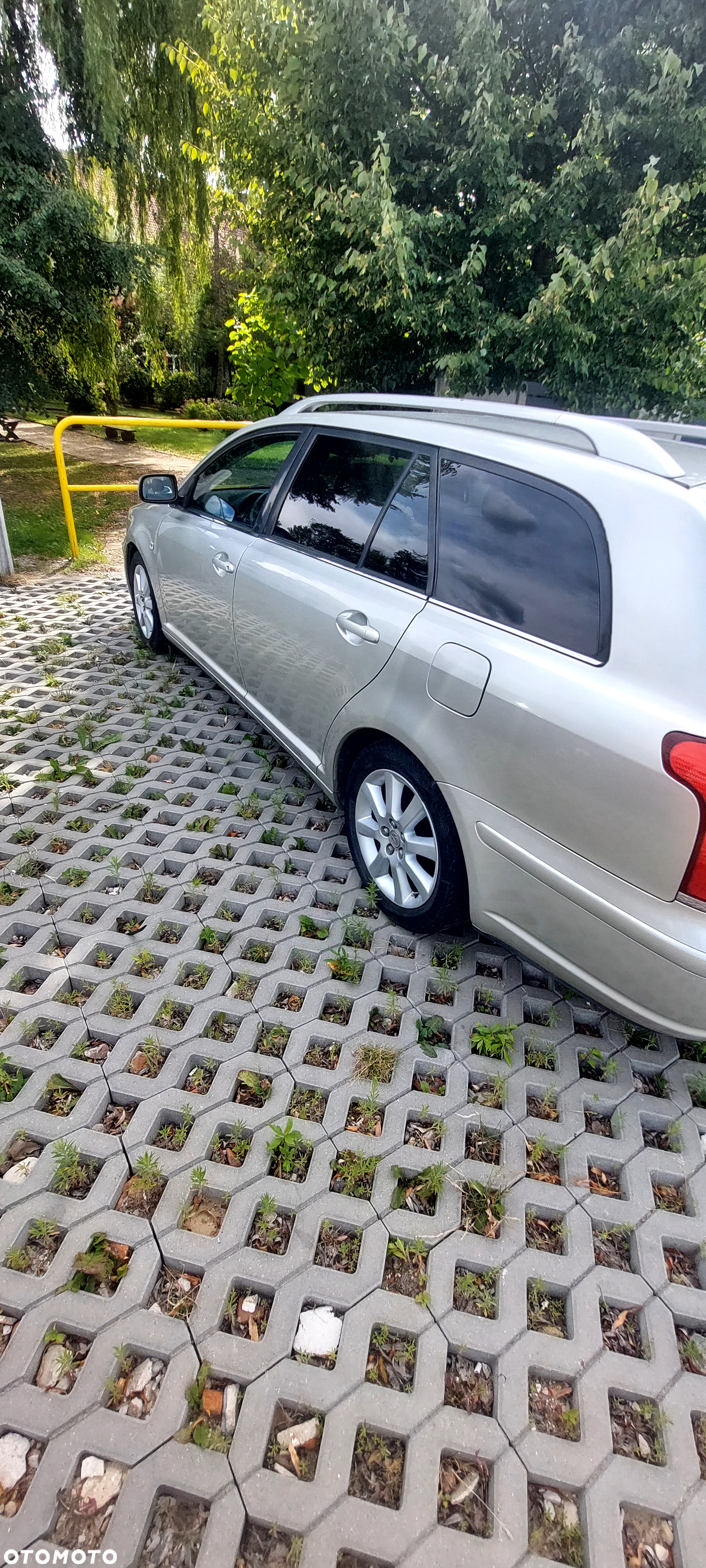 Toyota Avensis 2.0 VVT-i Combi Executive - 3
