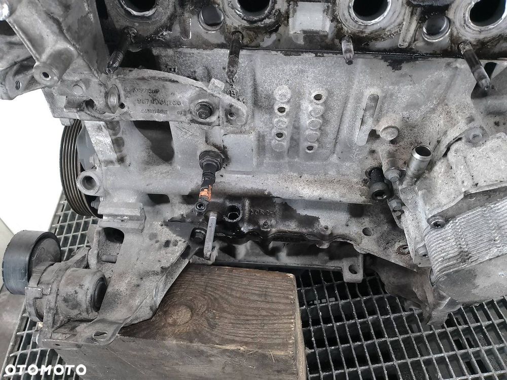 SILNIK PEUGEOT 308 II (T9) 9H05  10JBFC 1.6 e-HDI - 11