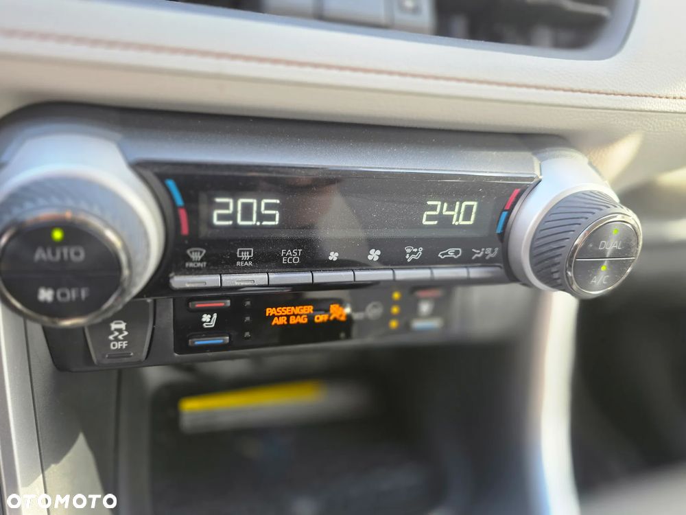 Toyota RAV4 - 8