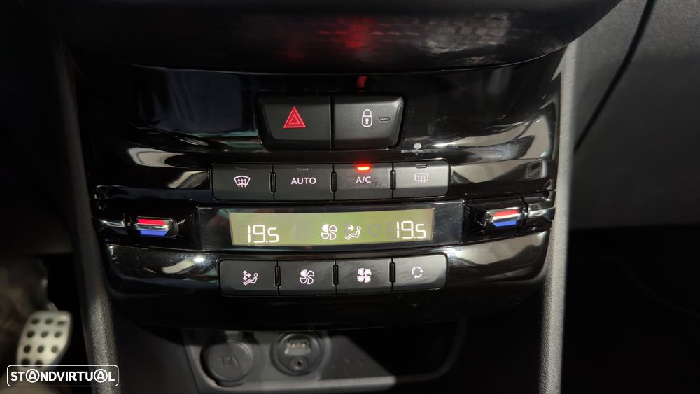Peugeot 2008 1.2 PureTech Crossway - 29