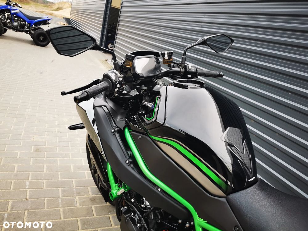 Kawasaki H2 - 23