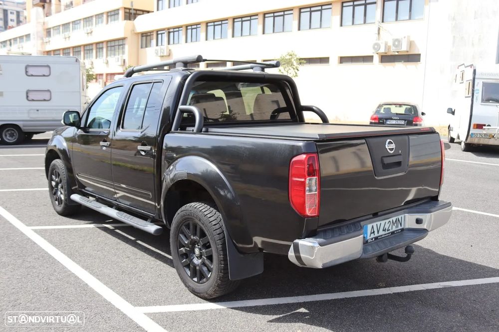 Nissan Navara 3.0 dCi V6 CD LE AT 4WD - 4