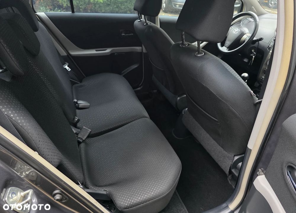 Toyota Yaris - 21