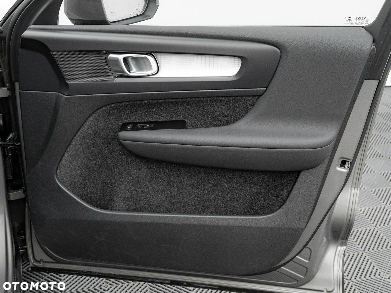 Volvo XC 40 T3 Momentum Pro - 32