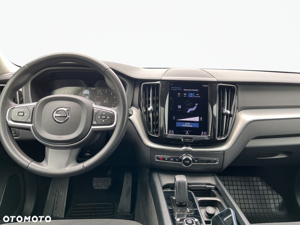 Volvo XC 60 B4 B Momentum - 17