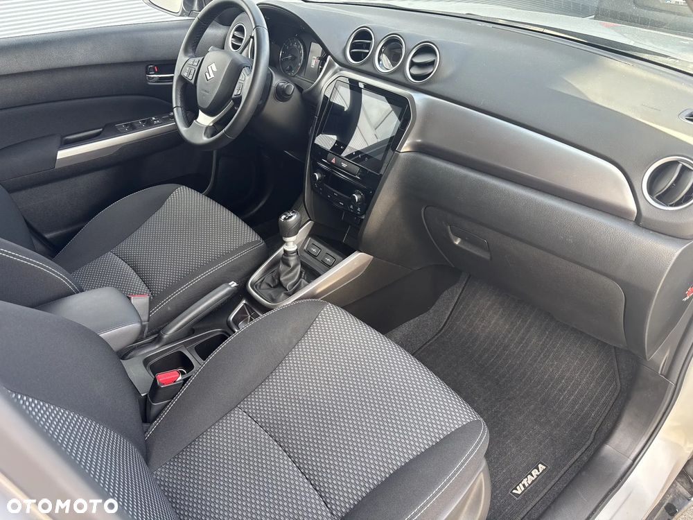 Suzuki Vitara 1.4 Boosterjet mHEV Premium Plus 2WD - 11