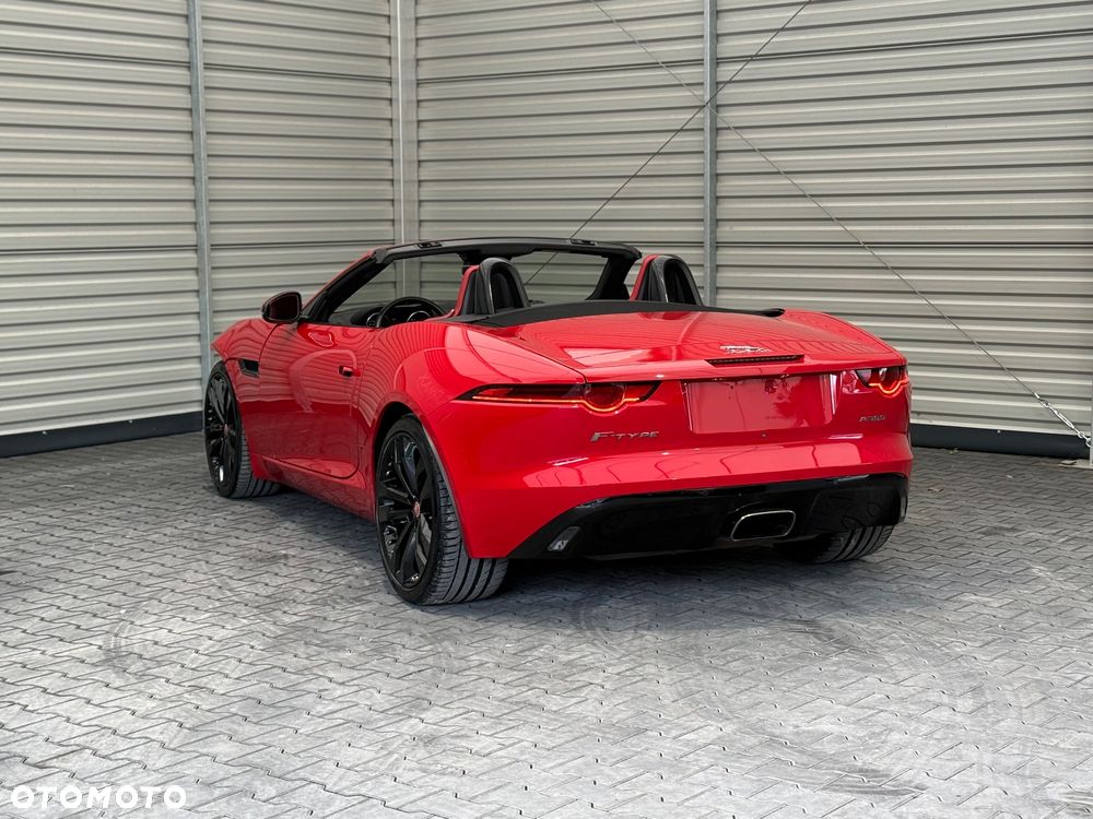 Jaguar F-Type P300 - 7