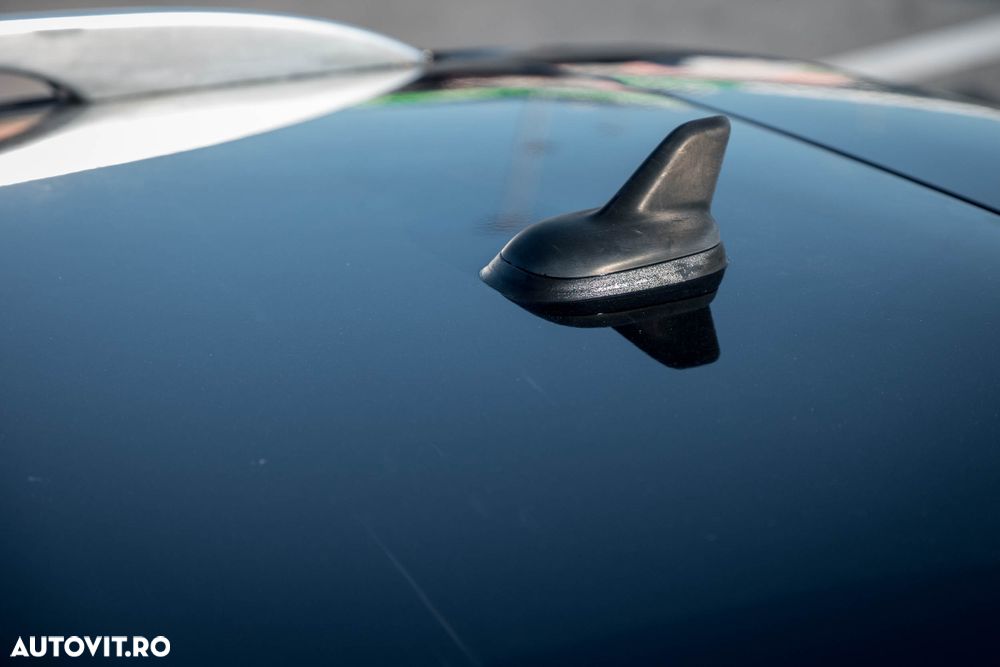 Volkswagen Passat 1.6 TDI DPF BlueMotion Technology Highline - 25