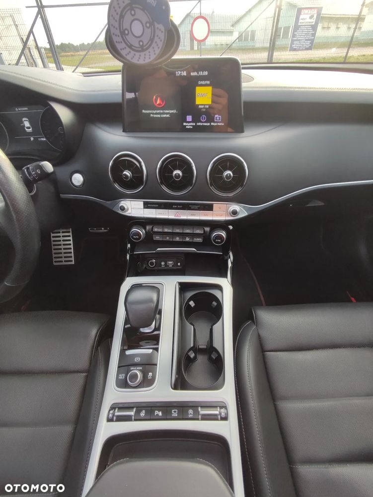 Kia Stinger 3.3 T-GDI V6 GT AWD - 24