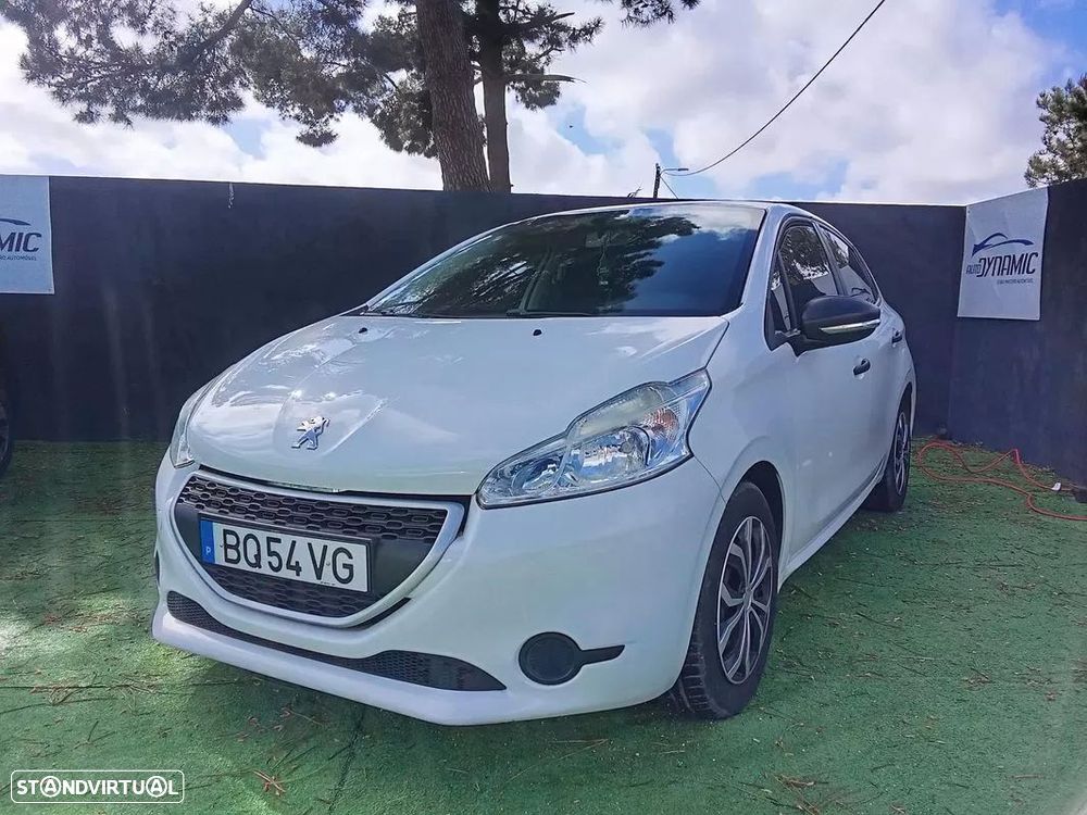 Peugeot 208 - 1