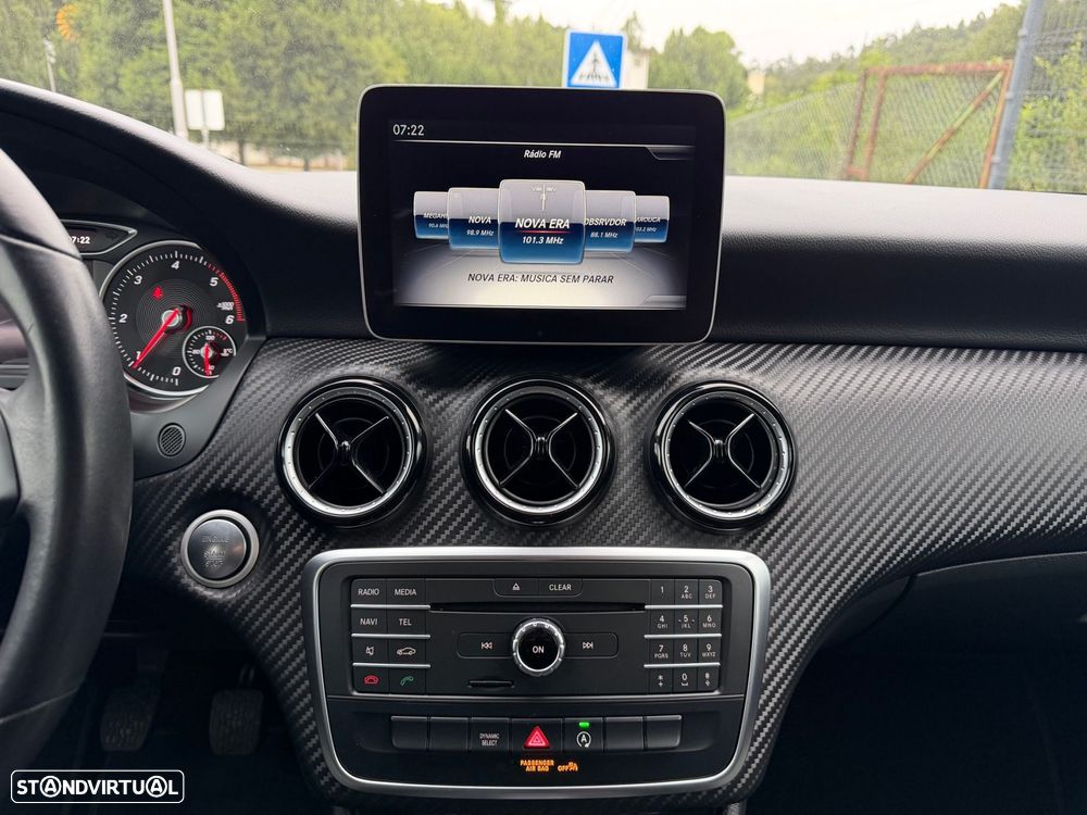 Mercedes-Benz GLA 180 d Style - 24