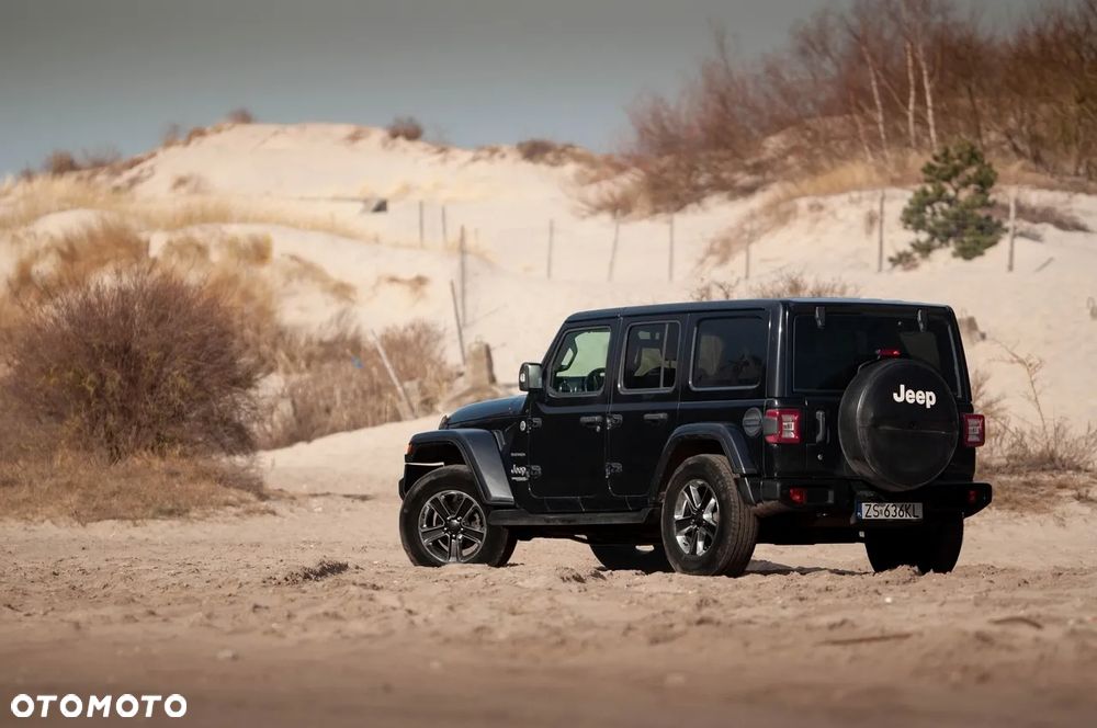 Jeep Wrangler Unlimited GME 2.0 Turbo Sahara - 13