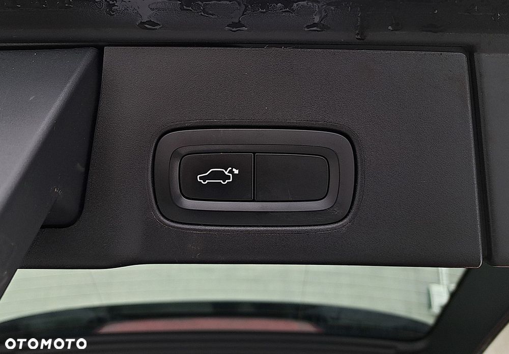 Volvo V90 Cross Country - 28