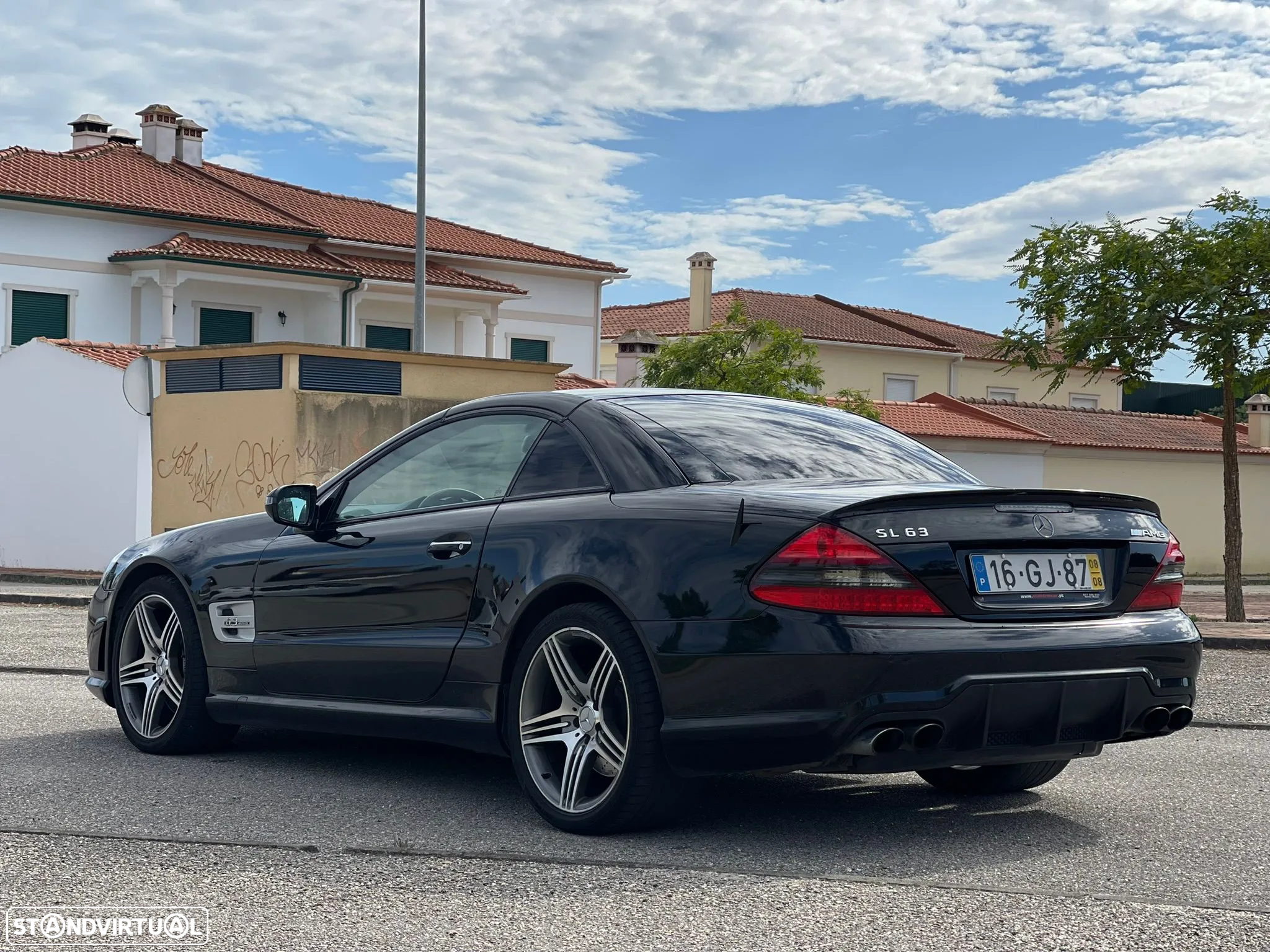 Mercedes-Benz SL 63 AMG Standard - 12