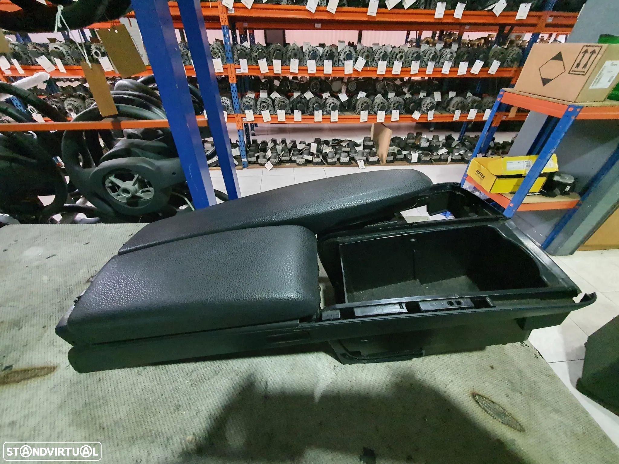 APOIO DE BRAÇO MERCEDES W204/ A2046800639 - 1