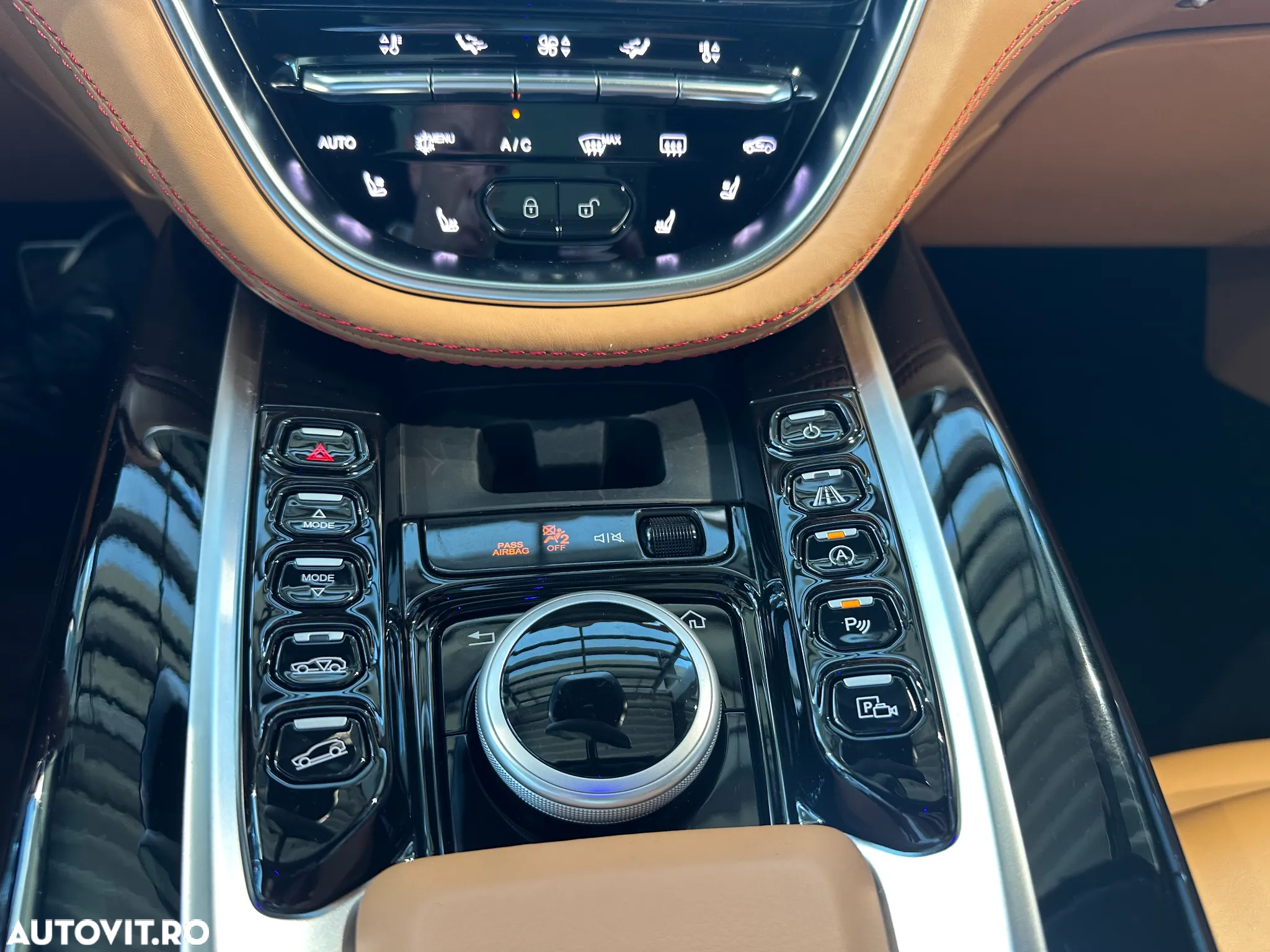 Aston Martin DBX - 19