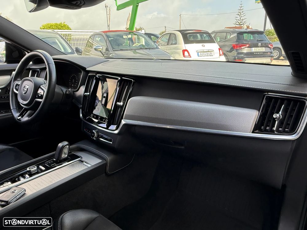 Volvo V90 2.0 B4 R-Design Geartronic - 24