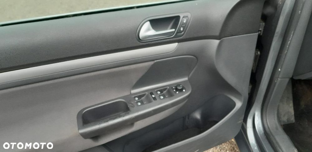 Volkswagen Golf - 21