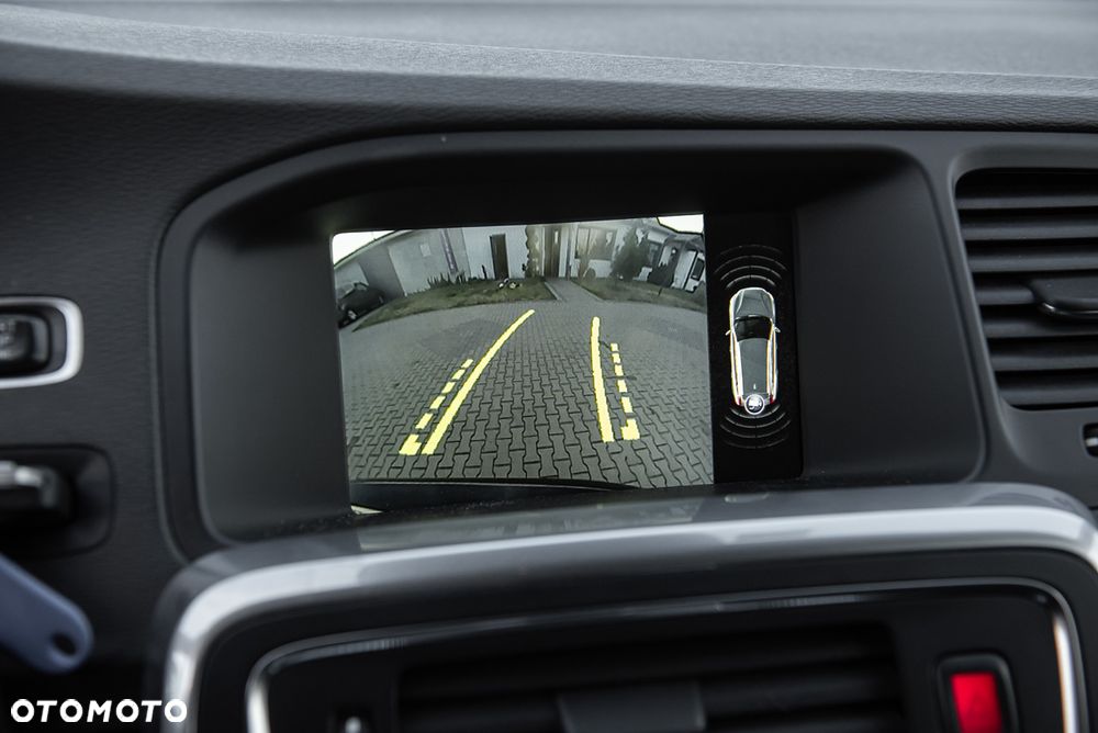 Volvo V60 Cross Country - 23