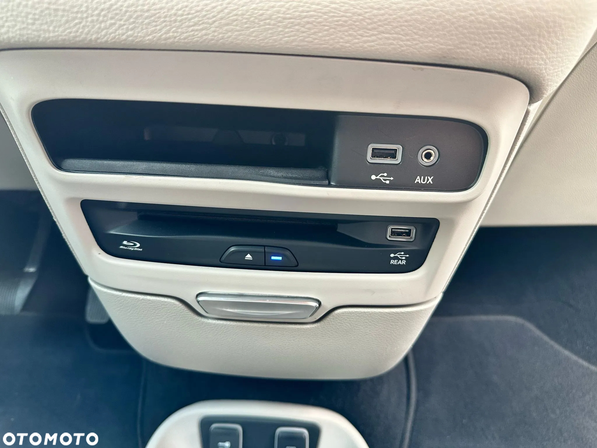 Chrysler Pacifica - 14