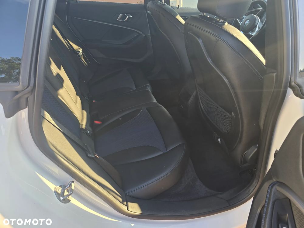 BMW Seria 2 218i M Sport - 11