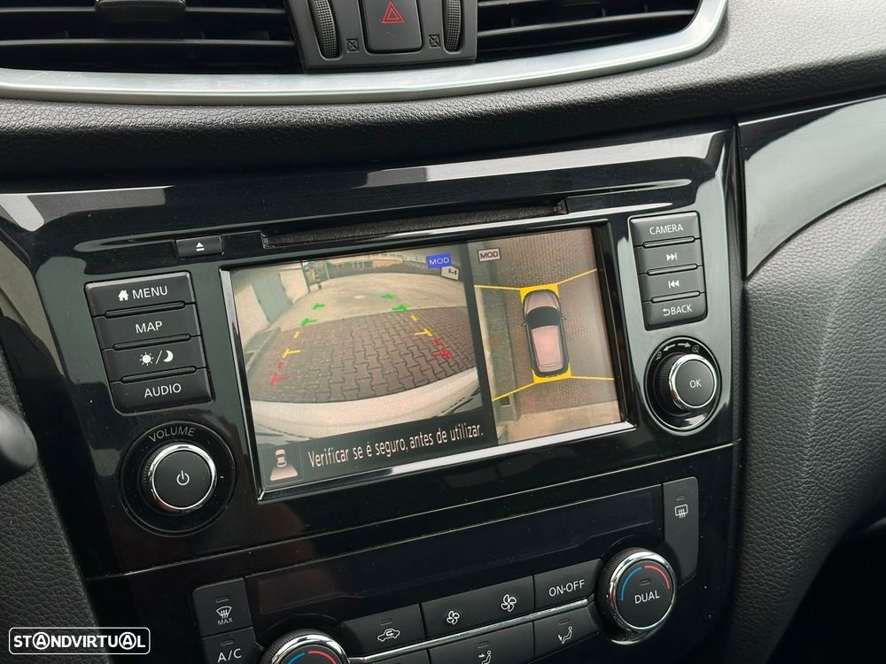 Nissan Qashqai 1.5 dCi N-Connecta J18 - 22