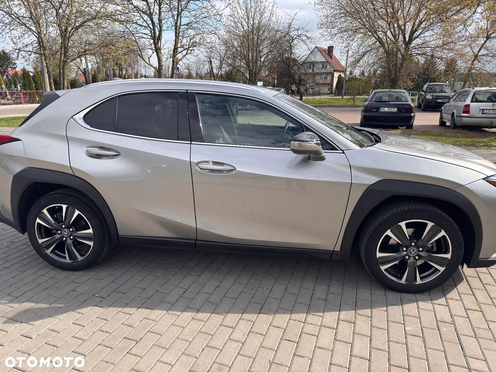 Lexus UX 200 GPF Pure 2WD - 6