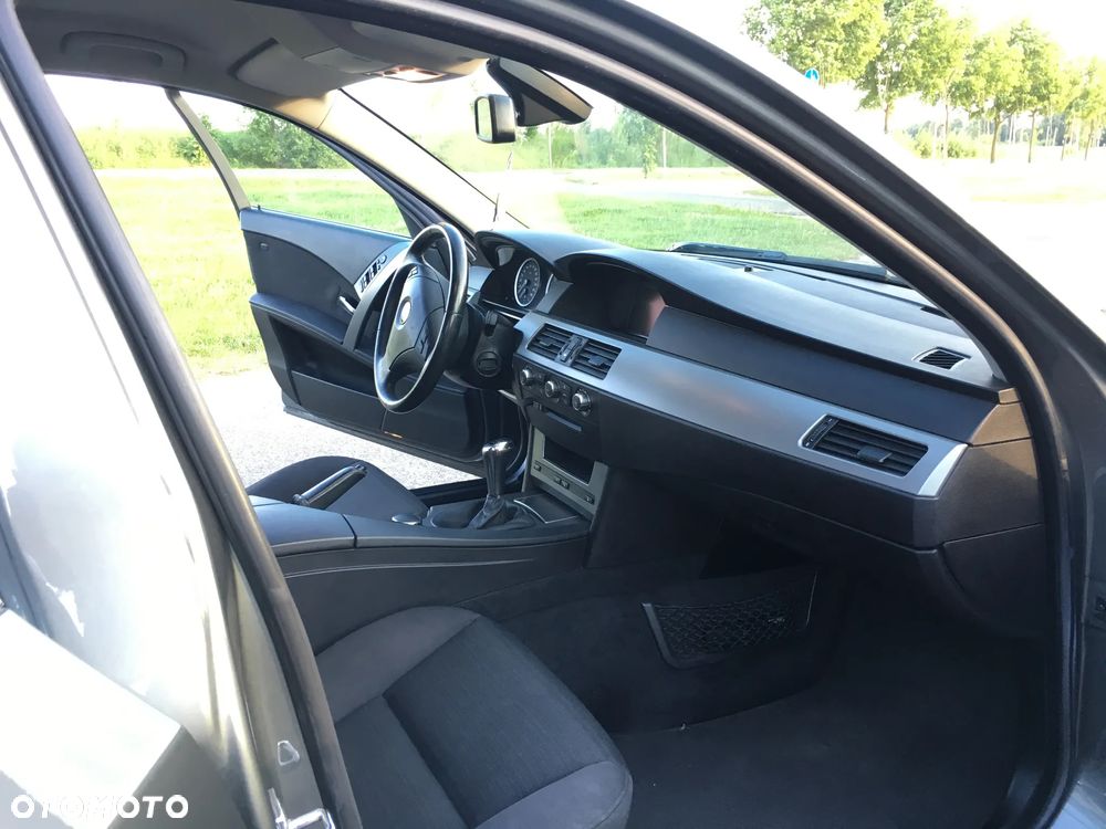 BMW Seria 5 523i - 8
