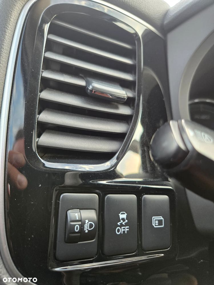 Mitsubishi Outlander - 24