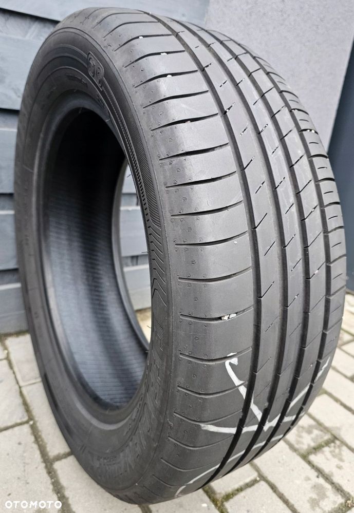 Goodyear EfficientGrip Performance 225/55R17 97 W