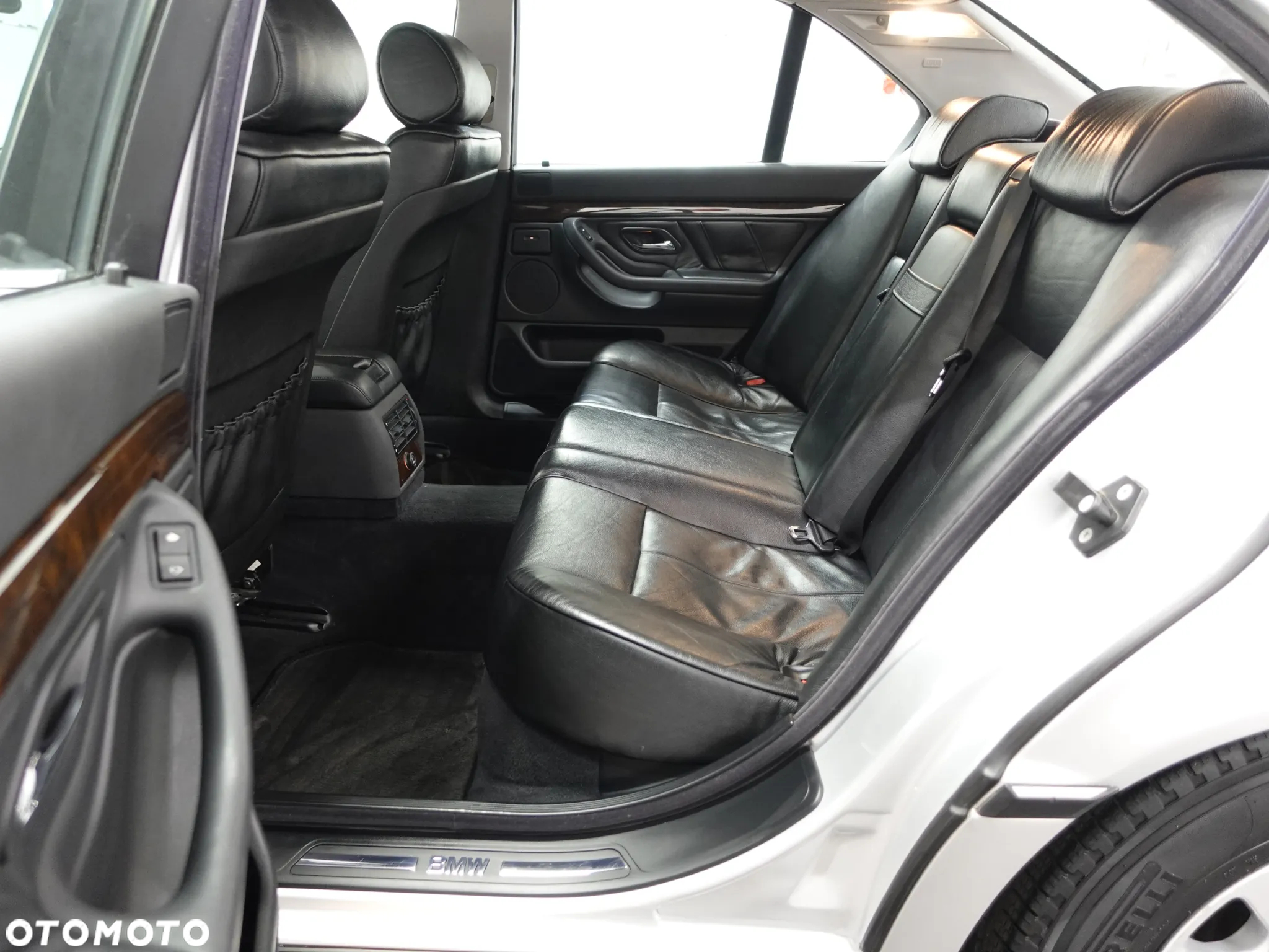 BMW Seria 7 728i - 23