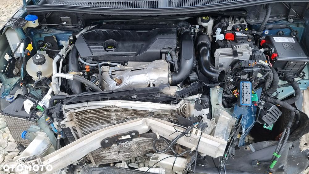 Peugeot 3008 1.6 PureTech HYbrid GT Line S&S EAT8 - 37
