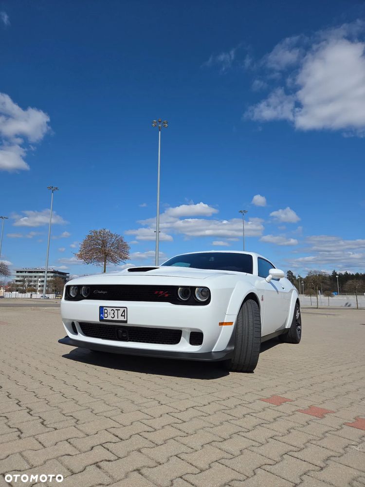 Dodge Challenger 6.4 Scat Pack Widebody - 4