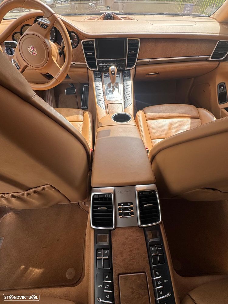 Porsche Panamera Turbo PDK - 13