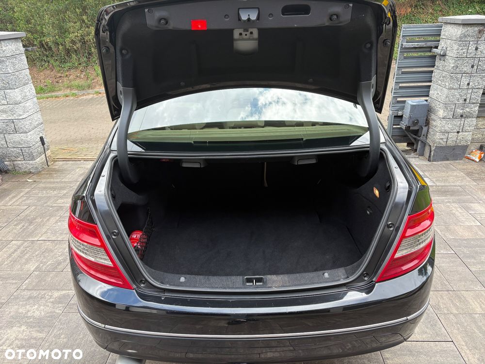 Mercedes-Benz Klasa C 220 CDI DPF Automatik BlueEFFICIENCY Elegance - 5