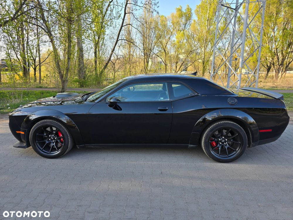 Dodge Challenger ver-6-4-scat-pack-widebody - 2