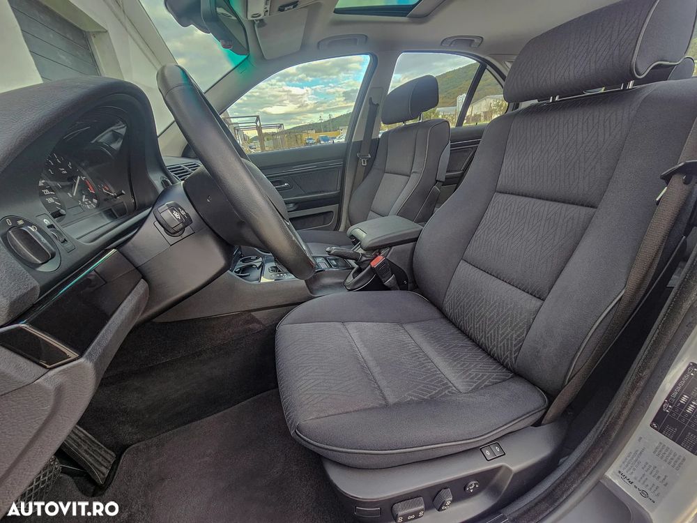 BMW Seria 5 520iA - 10