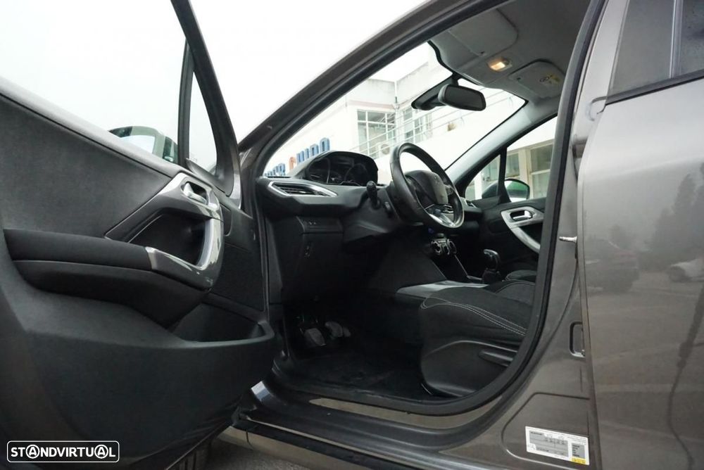 Peugeot 2008 1.6 BlueHDi Allure - 25