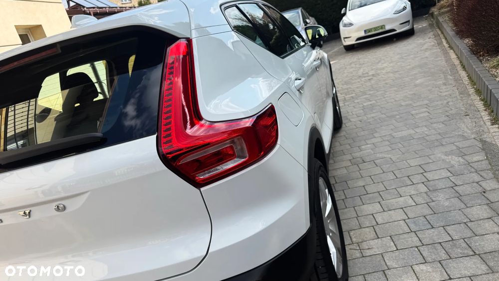 Volvo XC 40 T3 Geartronic Momentum Pro - 10