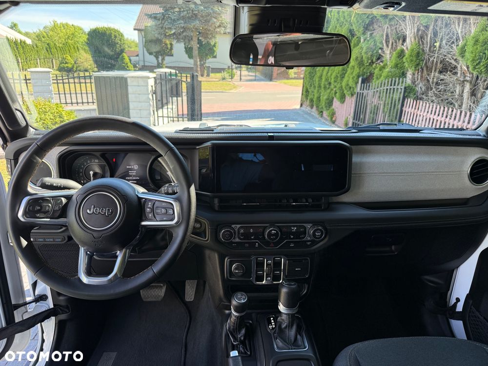 Jeep Wrangler - 10