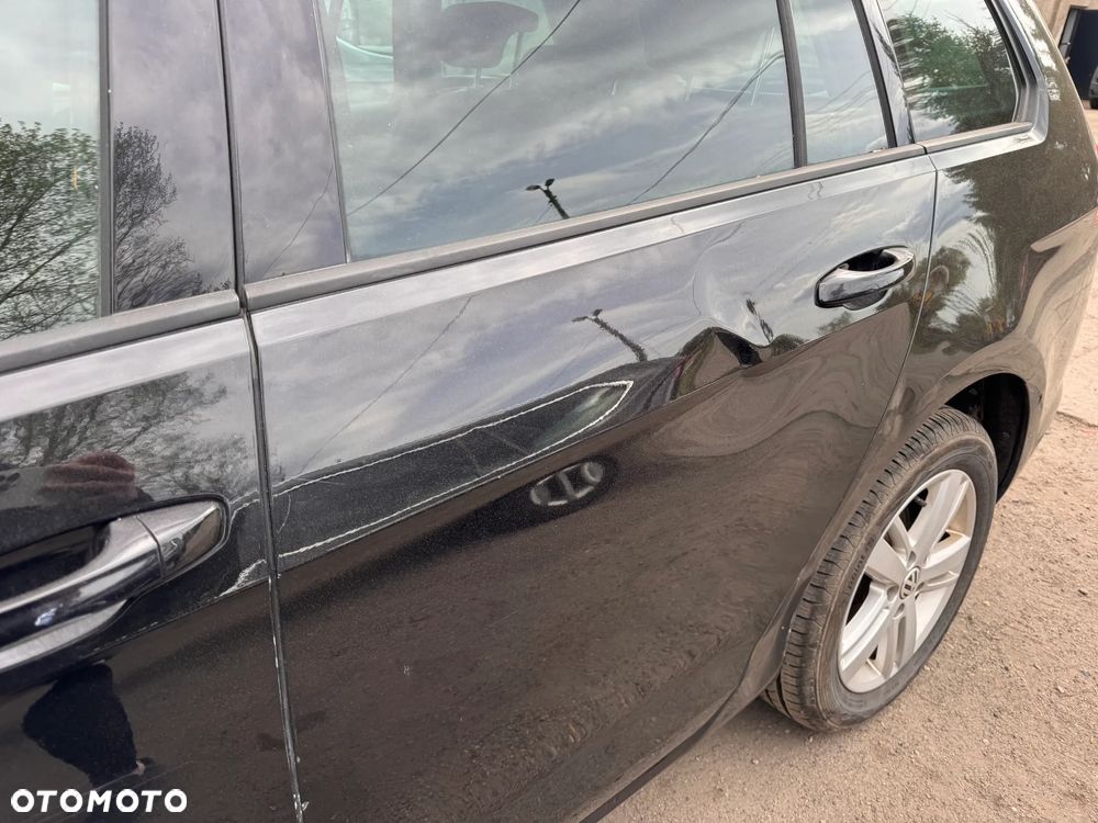 Volkswagen Golf 1.6 TDI DPF BlueMotion - 8