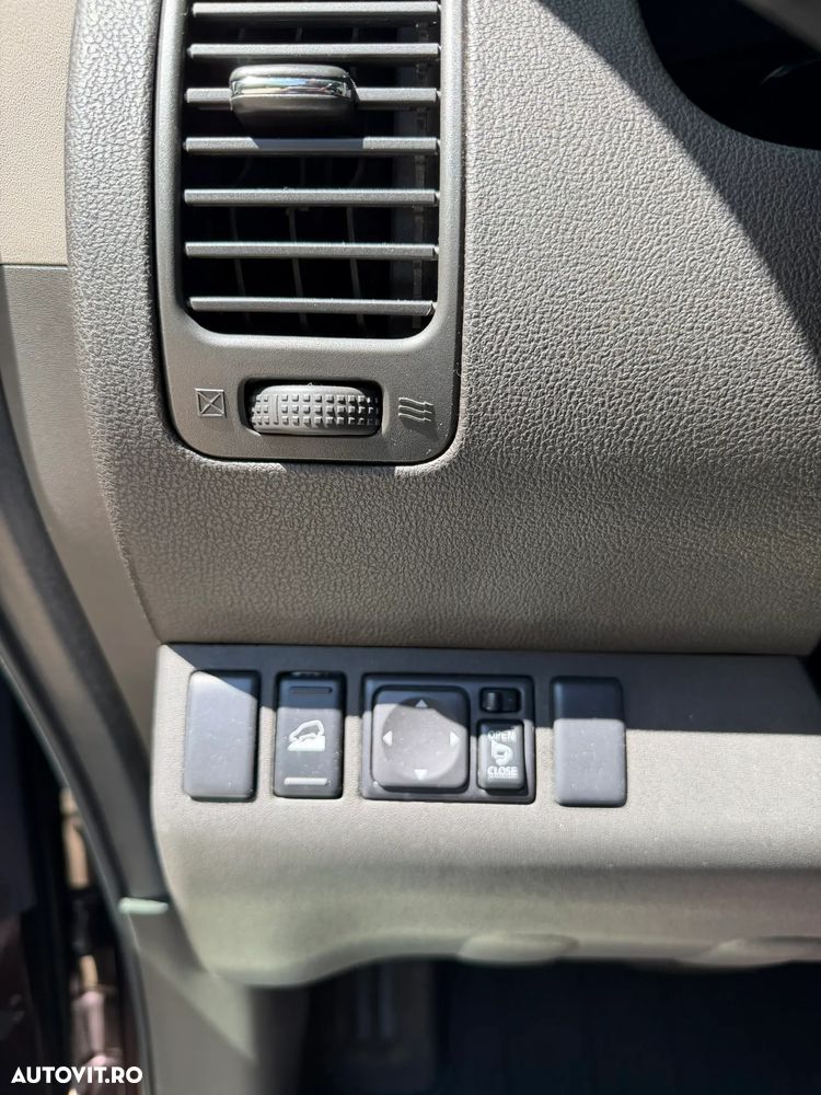 Nissan Pathfinder 2.5 dCi DPF All Mode 4X4 SE Aut. - 30