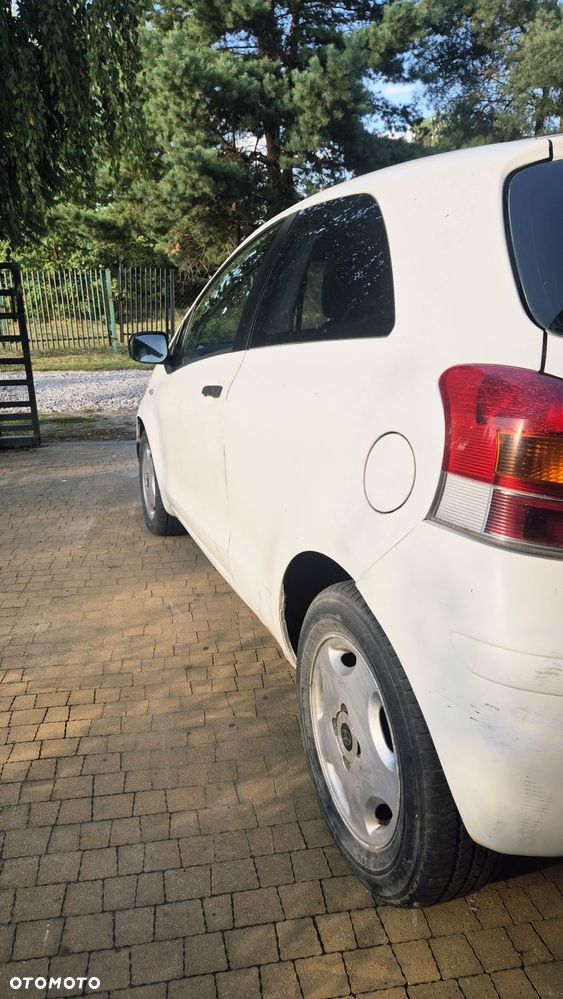 Toyota Yaris - 4